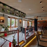 Middle Ground - фото 6