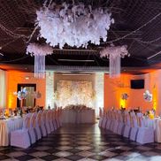 Зеленый луг - фото 1