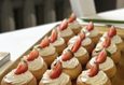 Акция «При заказе банкета — десертные закуски в подарок каждому гостю» 5