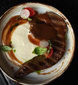 Beef tongue with onion cream (Sous Vide) (180/100/50 g)