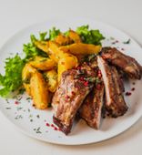 Pork Ribs with Potato Wedges (400 g)