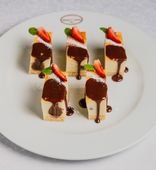 Cheesecake with Chocolate and Strawberries (1/60 g)