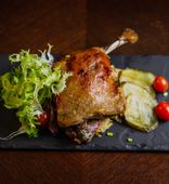 Goose Leg with Fried Sauerkraut (280 g)