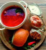 Борщ со шпиком и пампушкой (400 г)