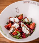 Salad with Beetroot and Homemade Cheese (1/170 g)