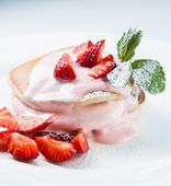 Pancakes with Strawberry Sauce (257 г)