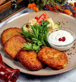 Draniki with Sour Cream (240/50/50 g)
