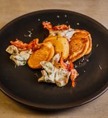 Мачанка из свинины с дрожжевыми оладьями (150/120 г)