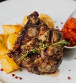 Стейк из свиной шеи (200/200/50 г)