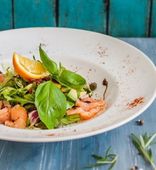 Легкий салат с сёмгой и авокадо (320/10 г)