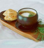 Hearty Porcini mushroom soup with Small Pies without Top Crust (Rastegay) out of the Russian Stove (300/40/50/5 g)