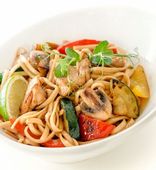 Пшеничная лапша с курицей (370 г)