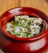Драники в горшочке со свининой и грибами (350/2)