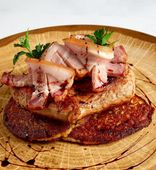Свинина по-барски на драниках (100/150 г)