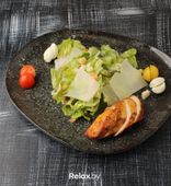 Салат «Цезарь» с куриной грудкой (145/80/1/33 г)