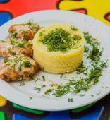 Mashed Potato with "Granny's" Cutlets (300 g)