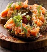 Брускетты с маринованным лососем (250 г)