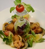 Салат с морепродуктами (250 г)