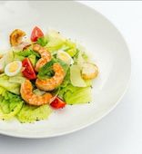 Салат «Цезарь» с креветками (270/40/20 г)