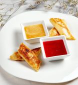 Nalistniki with Cottage Cheese, Honey or Jam (250/50 g)