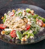 Цезарь с курицей (230 г)