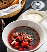 Борщ холодный с запеченным картофелем (320/150 г)