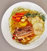 Pork Brisket in Beer Frosting with Stewed Carrots in Spicy Orange Sauce (180/80/60/20 g)