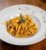 Феттуччине с индейкой и грибами в соусе Демиглас(350/2 г)