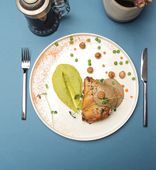 Rabbit with mushroom sauce – Кролик с грибным соусом sous-vide (190/120/50/15 г)