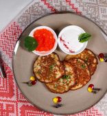 Draniki with Sour Cream and Caviar (250 g)