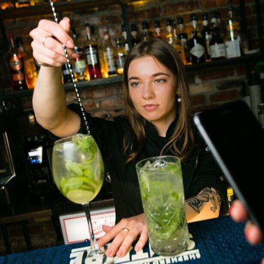 Счастливая суббота в баре «Острые козырьки»