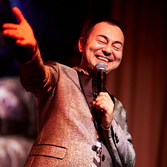 Сердар Ортач в казино Опера