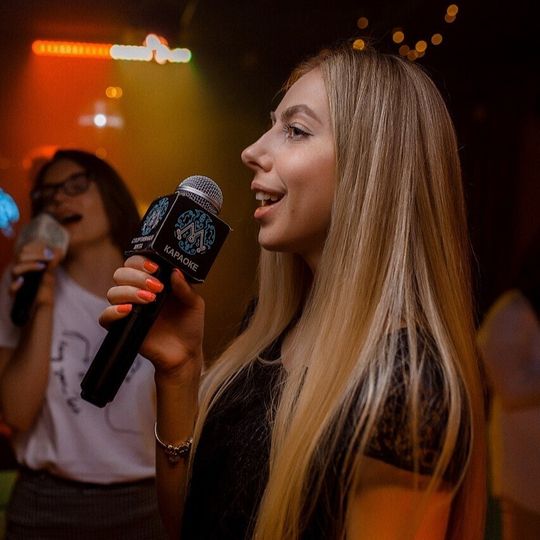 Суббота в караоке