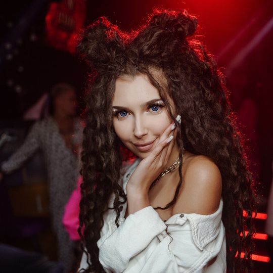 Saturday LUXURIA LXR