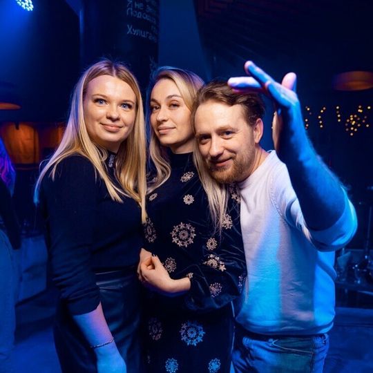 Суббота в кафе-баре «Есенин»