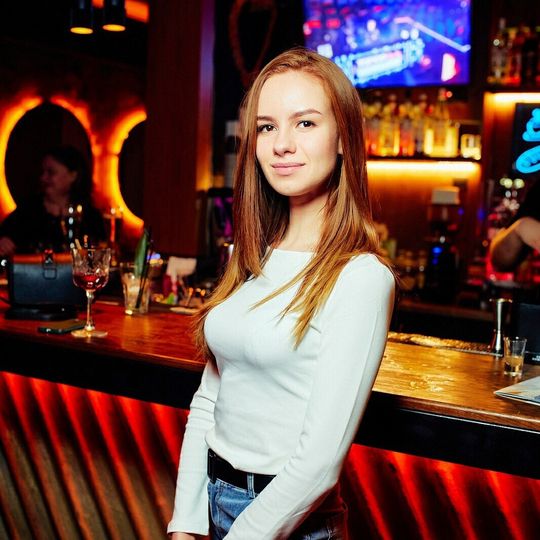 Суббота в кафе-баре «Есенин»