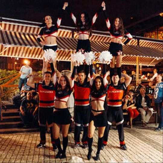 Большая футбольная вечеринка