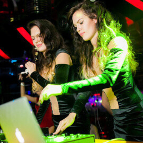 Next: DJs Twins