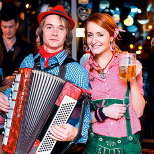 Открытие пивного фестиваля Oktoberfest в BierKeller