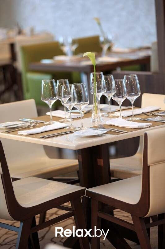 Ресторан  «Renaissance Minsk Congress Hotel and SPA Center (Ренессанс Минск Конгресс Отель и СПА Центр)» - фото 7831234