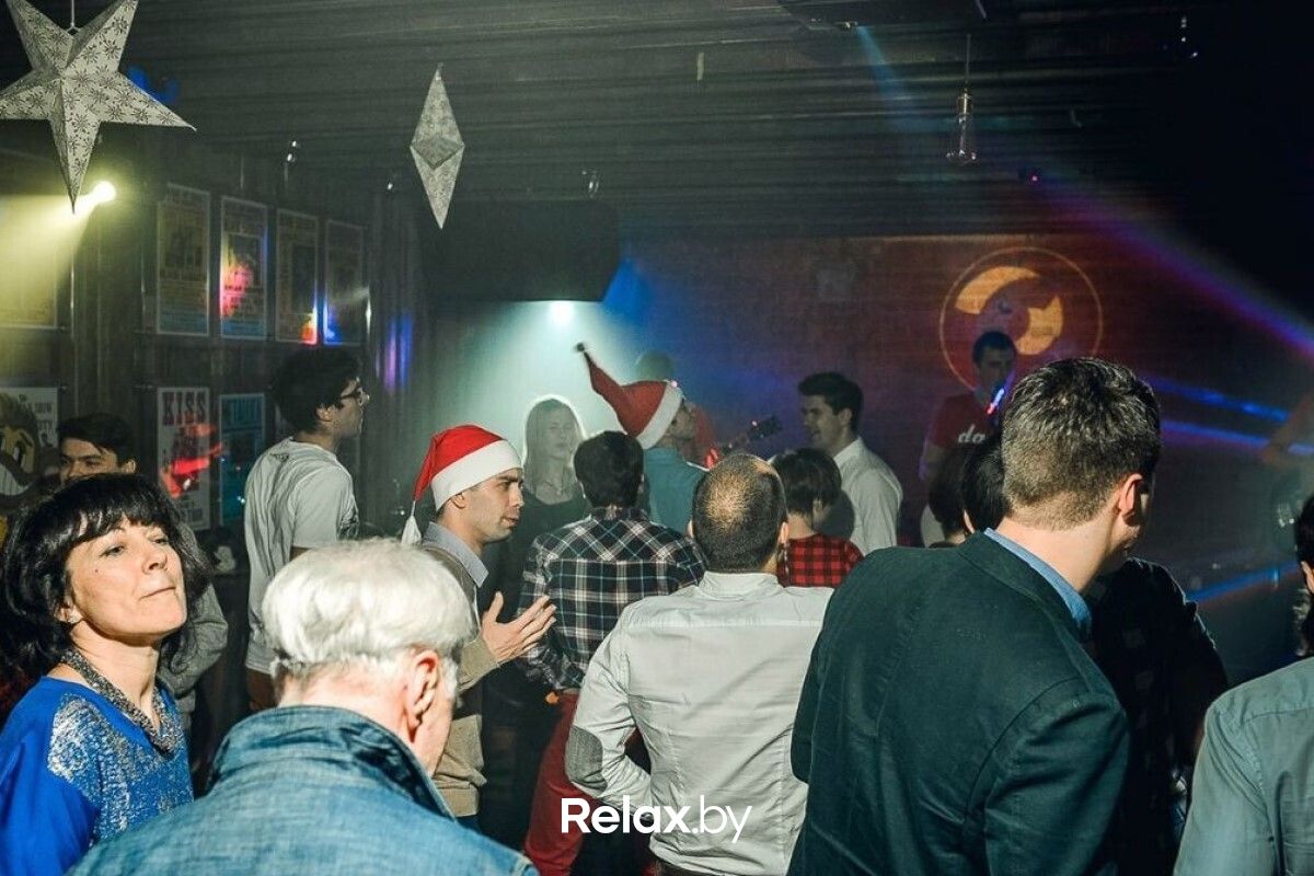 Атмосфера  Рестобар & клуб «TNT ROCK CLUB (Тиэнти Рок Клаб)» - фото 7800308