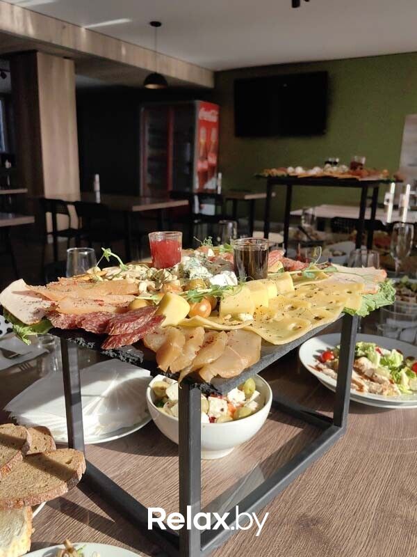 Интерьер Современная столовая «Неправильное питание» - фото 7874579