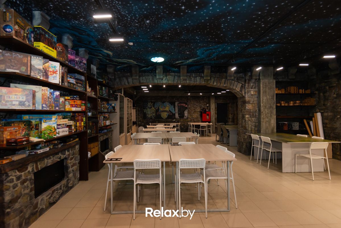 Общий зал Магазин-клуб настольных игр «Место путешествия» - фото 7868536