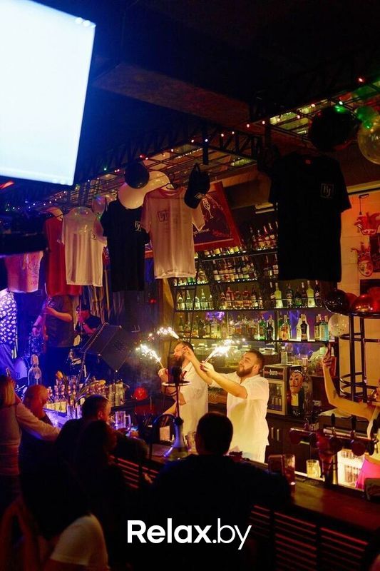 Новый год 2025 Мультикомплекс «Время есть & BILLIE JEAN BAR» - фото 7790594