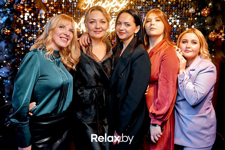 Предновогодние вечеринки в Ангелах, фото № 8