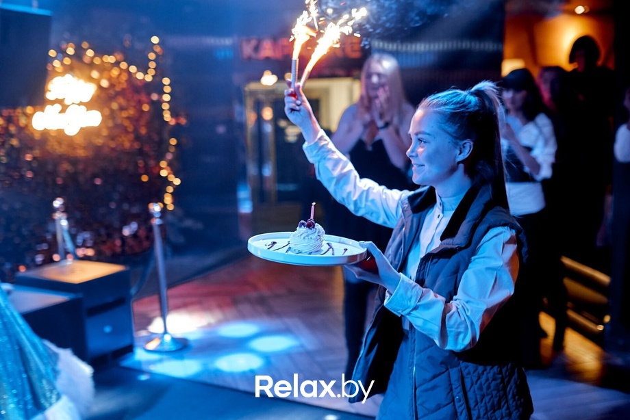 Предновогодние вечеринки в Ангелах, фото № 1