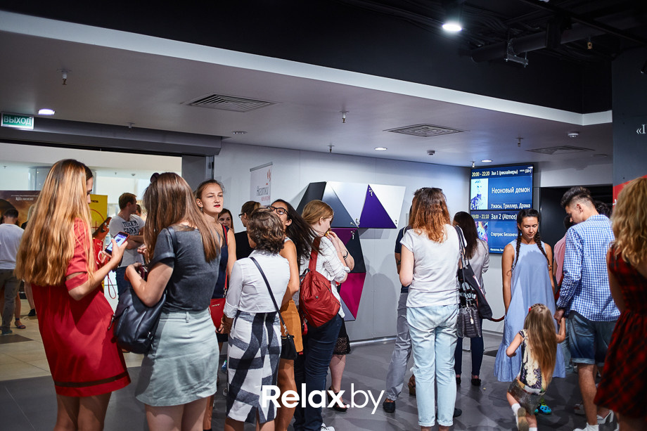 Предпремьерный показ фильма «Неоновый демон», фото № 31