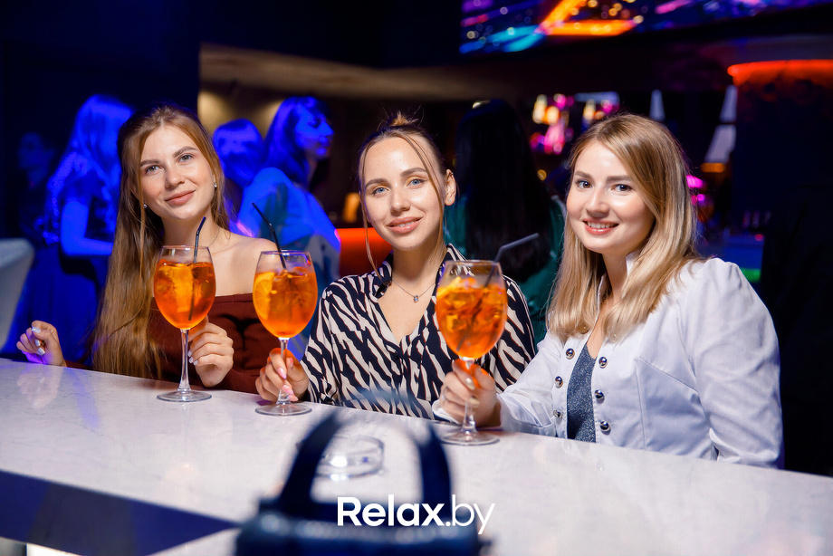 Luna Friday, фото № 1