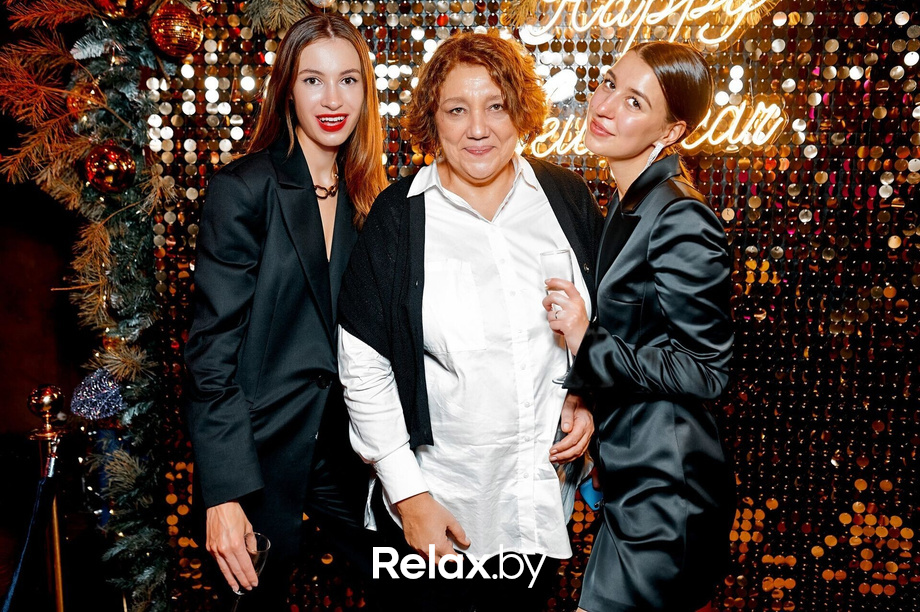 Предновогодние вечеринки в Ангелах, фото № 52