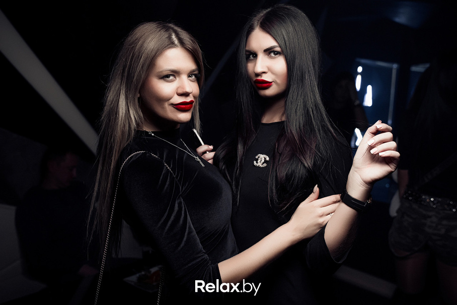 Black club. Лиана клуб. Блэк клуб Благовещенск. Геометрия Оренбург фотоотчеты Блэк Хаус. Пришла в черный клуб.